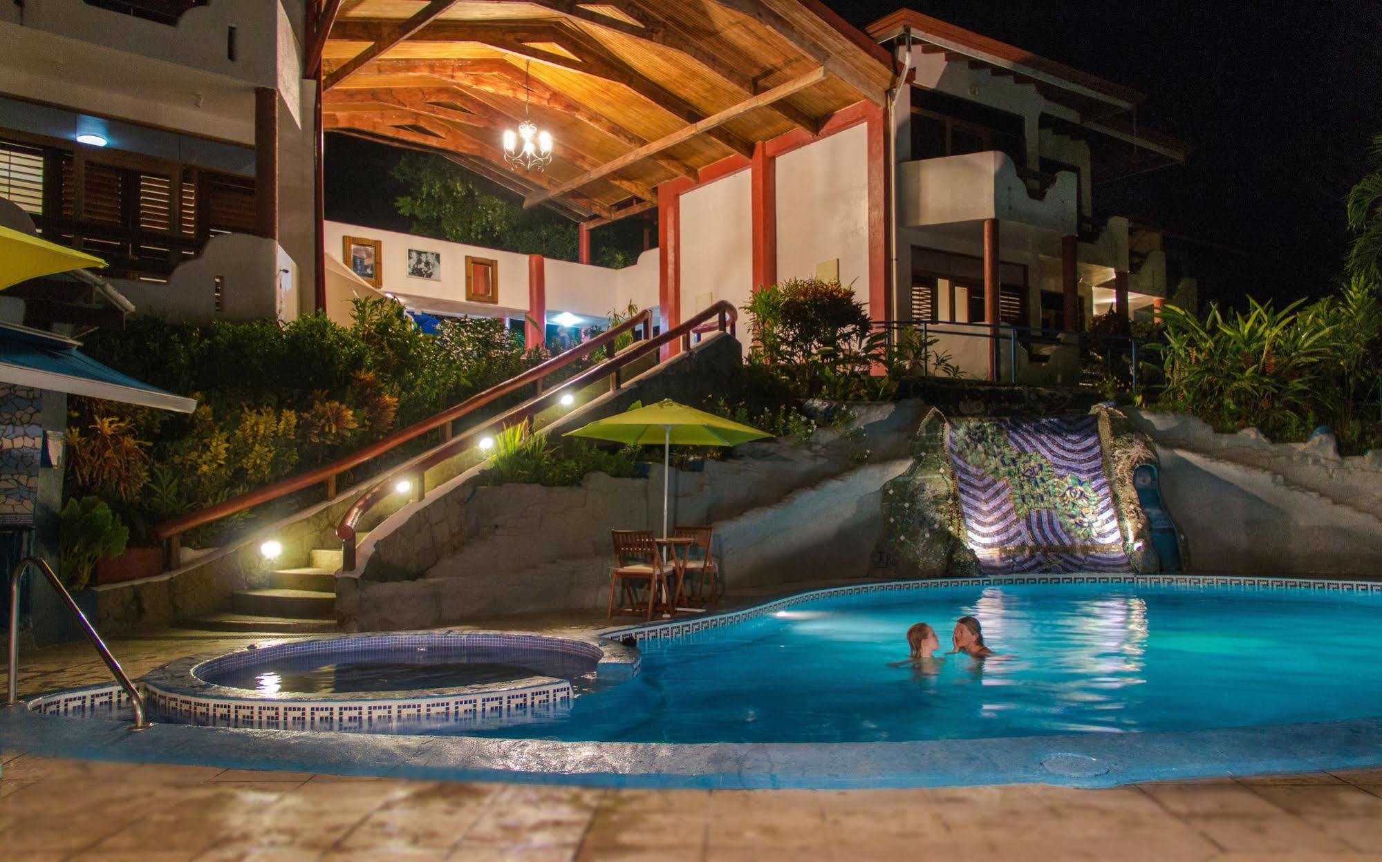 Hotel California Manuel Antonio Dış mekan fotoğraf